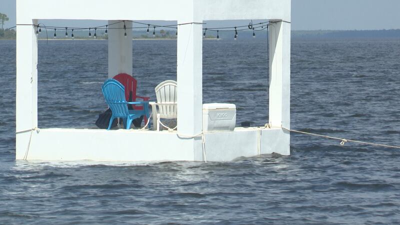 floating housing